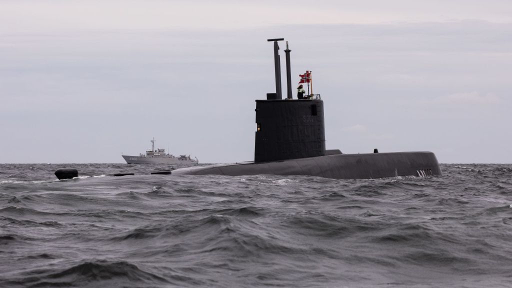 KNM Utvik seiler foran nederlandske HNLMS Mercuur under øvelse Dynamic Monarch 2024. Foto: Magnus J. Horne / Forsvaret