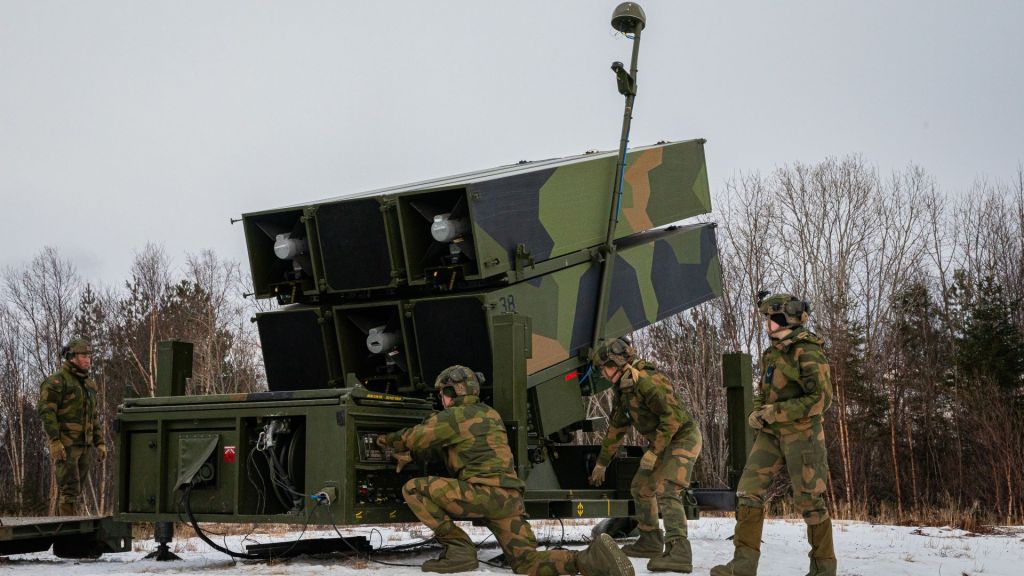 Luftvernbataljonen Ørland øver på beskyttelse av kritisk sivil infrastruktur ved Tjeldbergodden i Møre og Romsdal i november 2023. Foto: Ole Andreas Vekve, Forsvaret