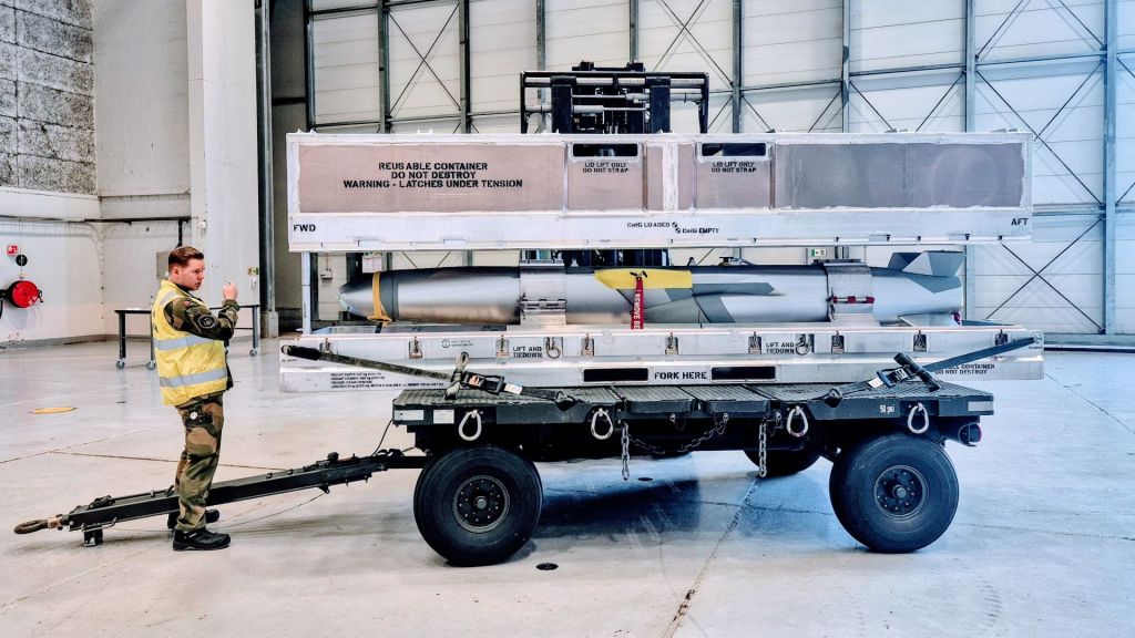 Forsvarsmateriell har startet leveransene av JSM til Forsvaret, noe som ble markert på Ørland flystasjon mandag 28. april.  Foto: Forsvarsmateriell