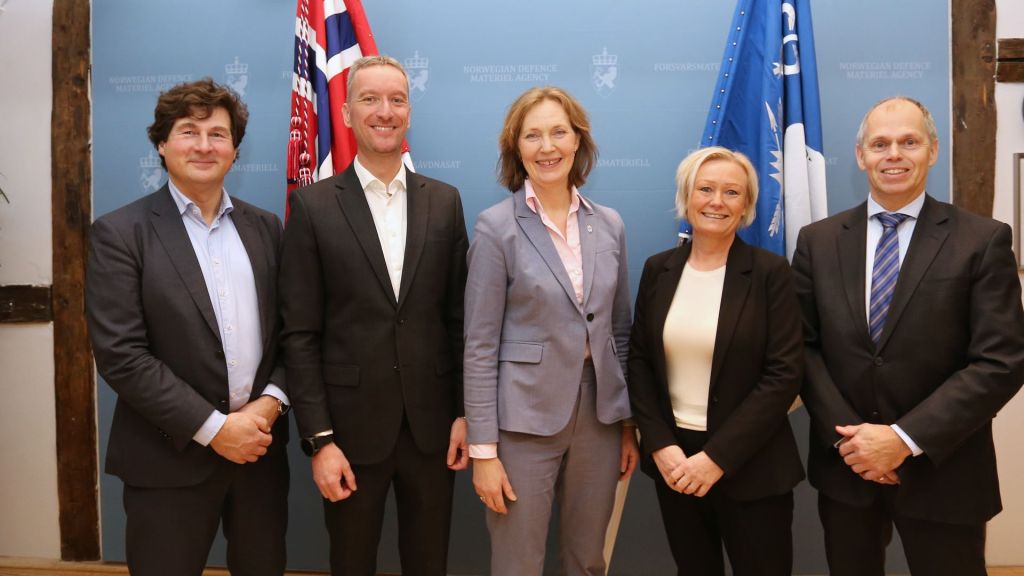 Fra venstre: Per Arne Johnsen , Magnus Hansvold, Gro Jære, Kate Høiback og Jonny M. Otterlei, Foto: Forsvarsmateriell